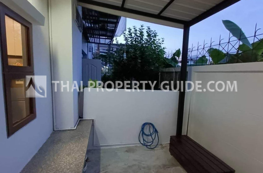 Townhouse in Sukhumvit 